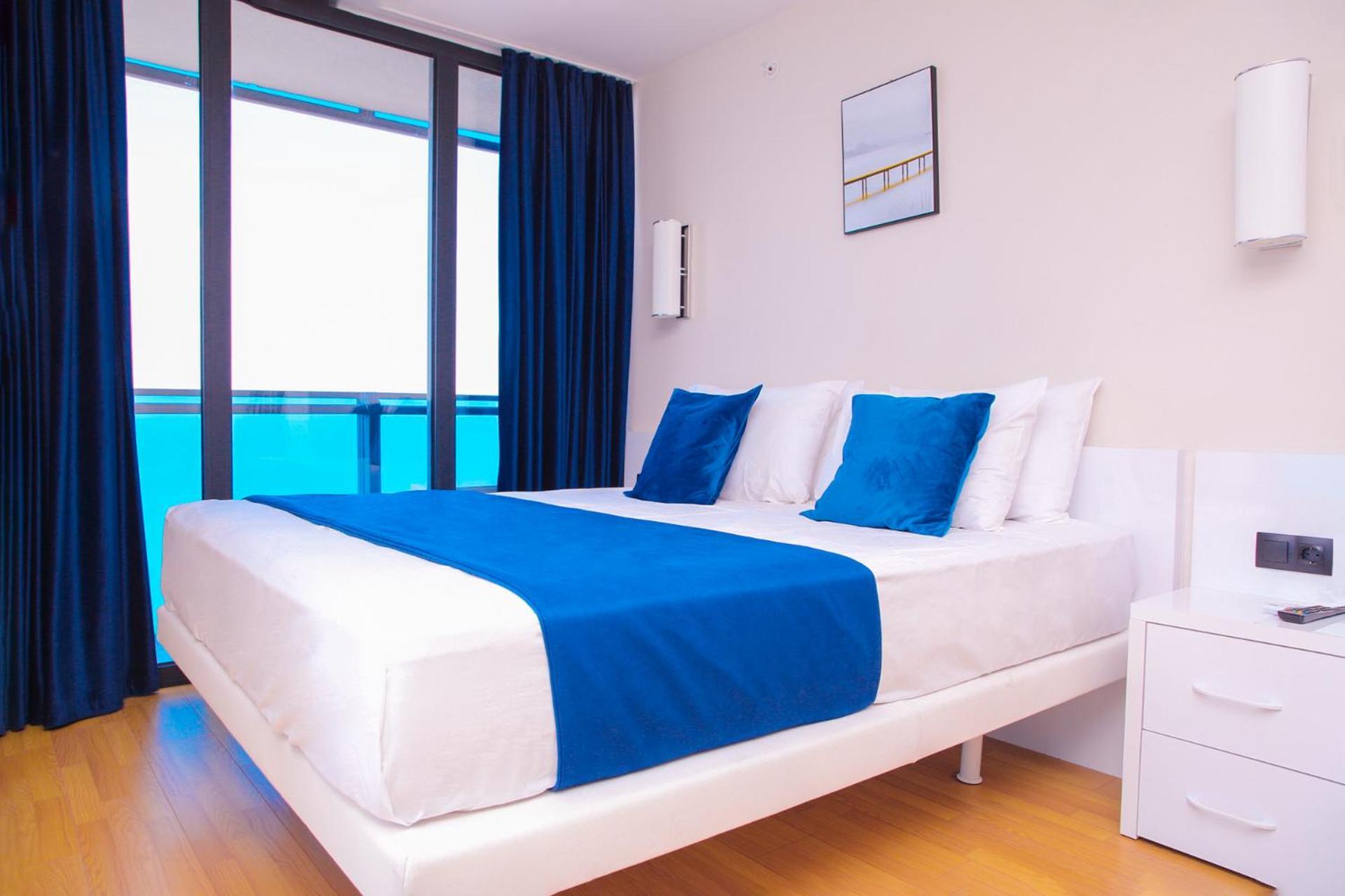 Luxury Beach Front Hotel Batumi Exteriör bild
