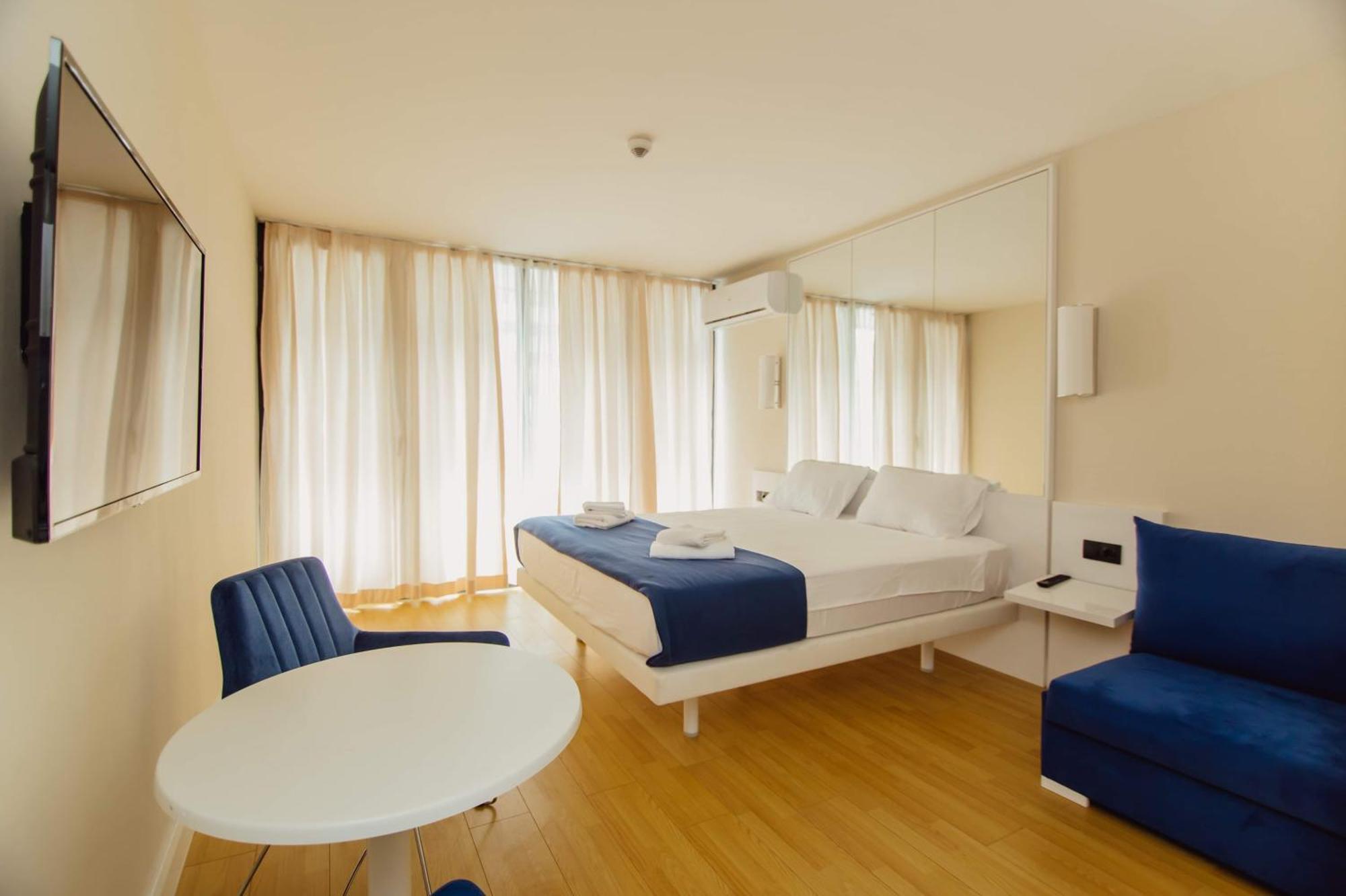 Luxury Beach Front Hotel Batumi Exteriör bild