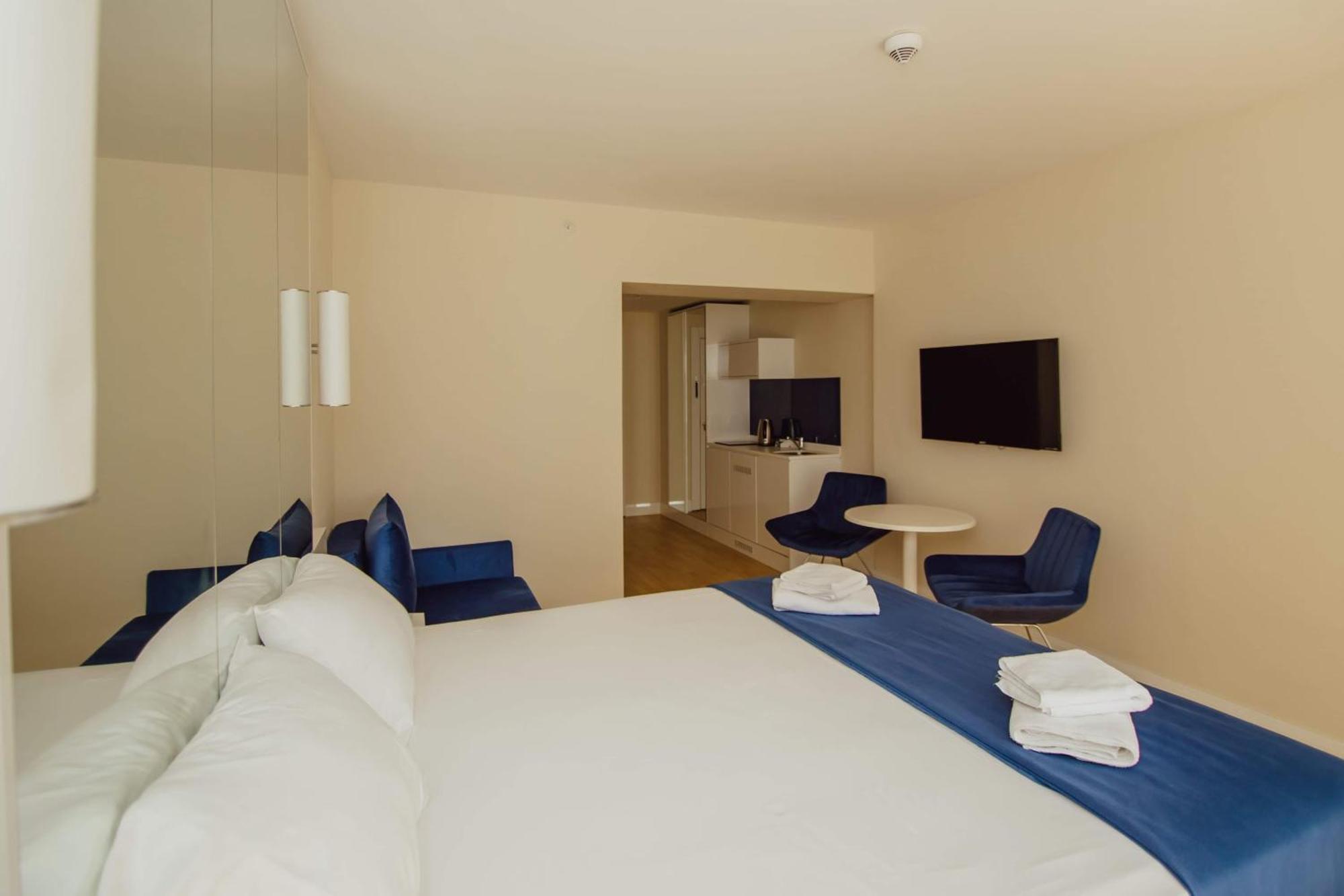 Luxury Beach Front Hotel Batumi Exteriör bild